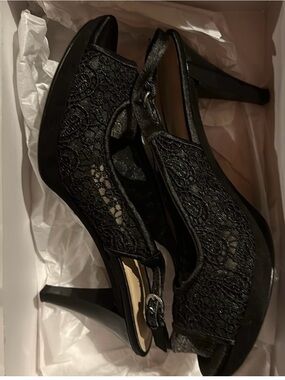 NINE WEST Black Lace Slingback Mid Heel Pumps